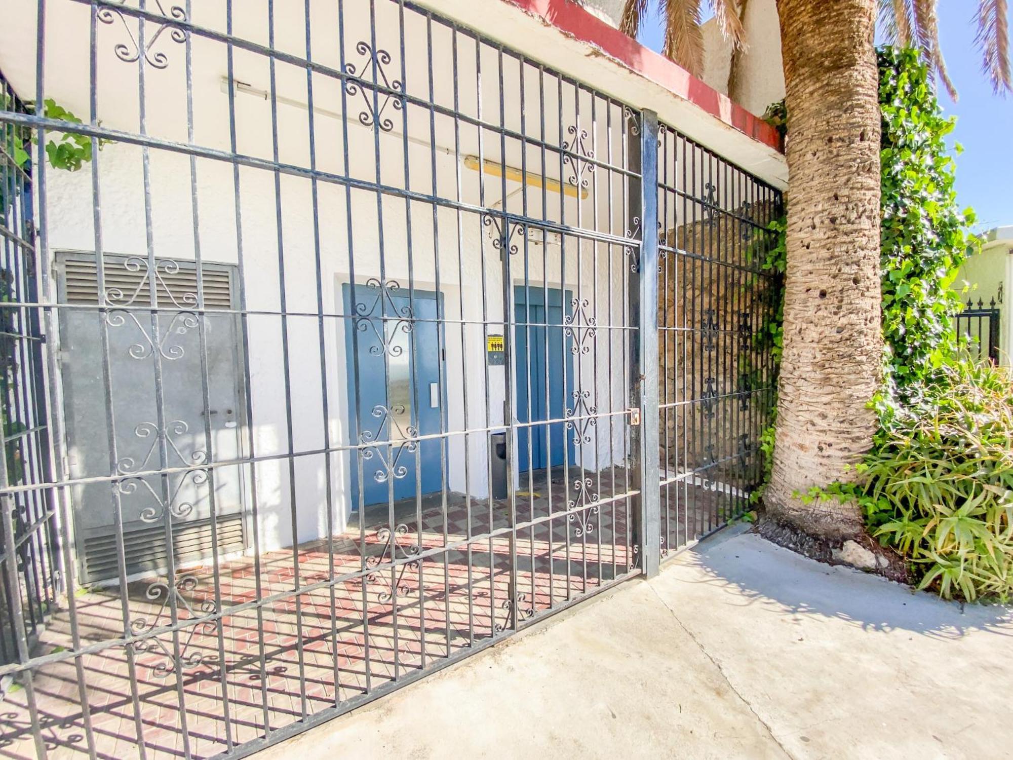 Roca Chica - Parking - Frente Playa - Terraza - Wifi - Bajondillo Y Carihuela Apartment Torremolinos Luaran gambar
