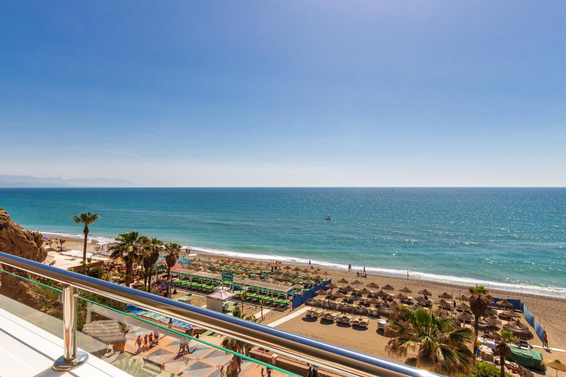 Roca Chica - Parking - Frente Playa - Terraza - Wifi - Bajondillo Y Carihuela Apartment Torremolinos Luaran gambar