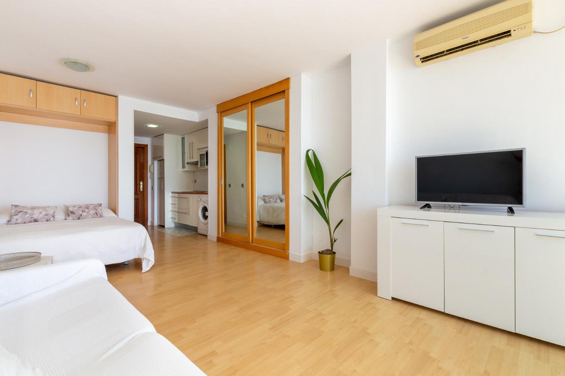 Roca Chica - Parking - Frente Playa - Terraza - Wifi - Bajondillo Y Carihuela Apartment Torremolinos Luaran gambar