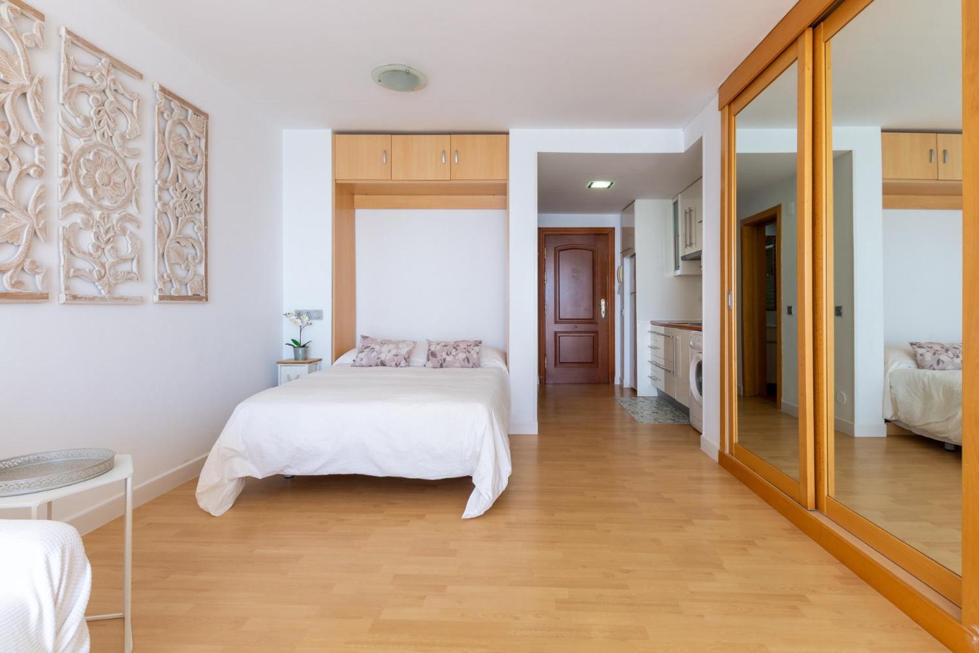 Roca Chica - Parking - Frente Playa - Terraza - Wifi - Bajondillo Y Carihuela Apartment Torremolinos Luaran gambar