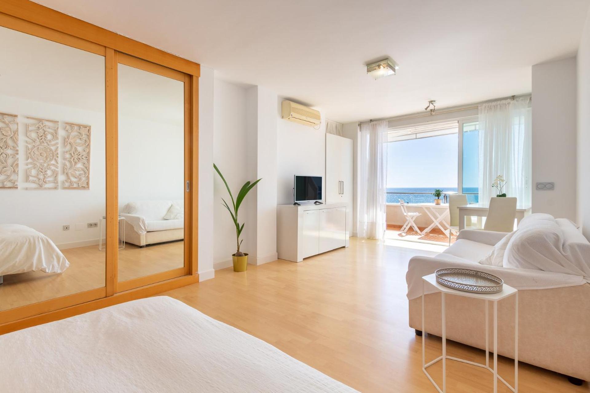 Roca Chica - Parking - Frente Playa - Terraza - Wifi - Bajondillo Y Carihuela Apartment Torremolinos Luaran gambar