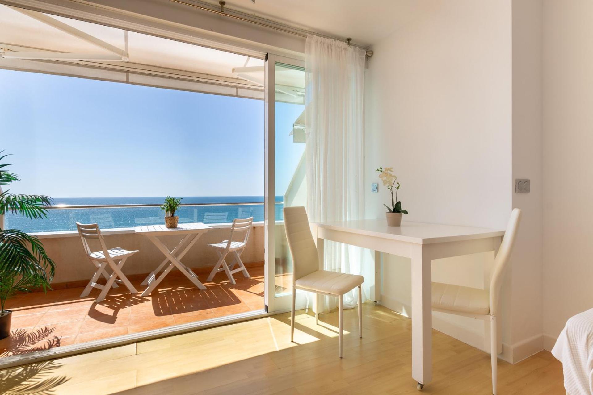 Roca Chica - Parking - Frente Playa - Terraza - Wifi - Bajondillo Y Carihuela Apartment Torremolinos Luaran gambar